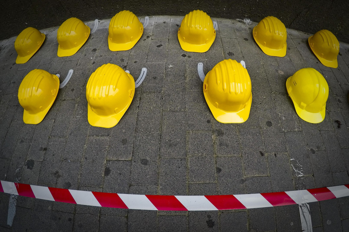 NON PARLATE DI MORTI BIANCHE! MORTI SANGUINOSE SUL LAVORO
