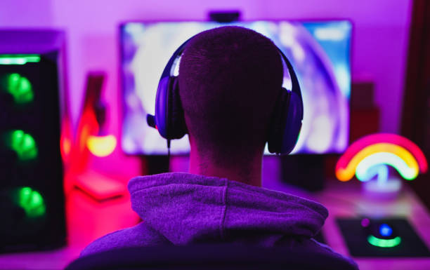 ESTIRPARE LA CAUSA DEL CYBERBULLISMO E BULLISMO: IPERCONNESSIONE DIGITALE E  MANCANZA DI CONNESSIONE UMANA